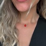 Jesta Hillmann Instagram - Franchement je suis devenu team blonde, j’avoue aha ! Je dois vous admettre que je m’étais dis: plus jamais blonde. Finalement j’adooooooooore ! J’aime aussi le naturel mais le blond c’est quelque chose quand même. Surtout quand c’est bien fait 🙌🏼 De toute façon vous connaissez mon projet capillaire: après la grossesse quand j’aurais dégonflé un peu je compte bien succomber au carré court 🙊🤩