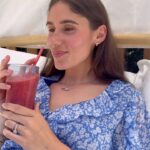 Jesta Hillmann Instagram – On continue les crash test Silvercrest avec mon chouchou de la gamme… le blender à smoothie ! ☀️ 
Si vous cherchez un appareil à smoothie mims et pratique, c’est lui qu’il vous faut. Il est hyper simple à utiliser et encore plus facile à nettoyer… on va débuter une cure de smoothie ici ! 🍓
Pour celles et ceux qui veulent se le procurer, il est dispo chez Lidl le 12 juin !
@lidlfrance