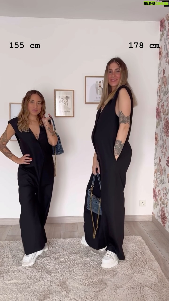Jesta Hillmann Instagram - Grande VS petite version enceinte 🤰🏼 😅 Je vous raconte pas la galère pour trouver les mêmes tenues ! Vous préférez tenue 1/2 ou 3 ? Moi la dernière 😍