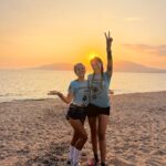 Jesta Hillmann Instagram – Clap de fin sur le @corsicaraidfemina ! 110km d’effort pendant ces 4 jours 🏃♀️💦 Quel dépassement de soi ENORMEEE !!!! J’ai absolument tout donné sur chaque épreuve même quand mes jambes ne voulaient plus coopérer. Je suis extrêmement fière de moi car honnêtement je ne m’étais pas assez entraîné et le niveau était très élevé. Tu ne réalises pas ce que c’est tant que tu ne l’as pas vécu .. Premier jour 8eme, deuxième jour 6eme du classement général, troisième jour de nouveau 8eme et finalement le bike and run nous aura fumé car on termine pour la dernière journée 11eme au classement. Petite déception pour @healthylifemary et moi après avoir été chaque jour avant la dizaine mais ça n’enlèvera rien au surpassement de nous que nous avons vécu ensemble 🤍💪🏼 Petite note à moi même: je suis plutôt à l’aise dans l’eau avec le canoë et la natation qui fut mes épreuves les plus réussies. Par contre gros point noir sur le trail ahahahah ! Il va falloir que je m’y mette un jour sérieusement.. 😌 Je voulais quand même vous remercier à vous qui lisez ce texte pour votre soutien que vous m’avez apporter par vos messages et vos commentaires et particulièrement à mon mari aussi sans qui je n’aurais pas pu me permettre de vivre cette expérience folle du @corsicaraidfemina 🥰
