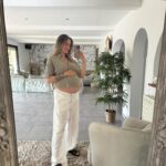 Jesta Hillmann Instagram – Quand tu te test des petits looks sympa pour la fin de grossesse même si c’est pas toujours évident de se sentir à l’aise, confort et jolie avec un être humain dans le ventre aha !

Vous préférez lesquels ? 👗👖👚👡