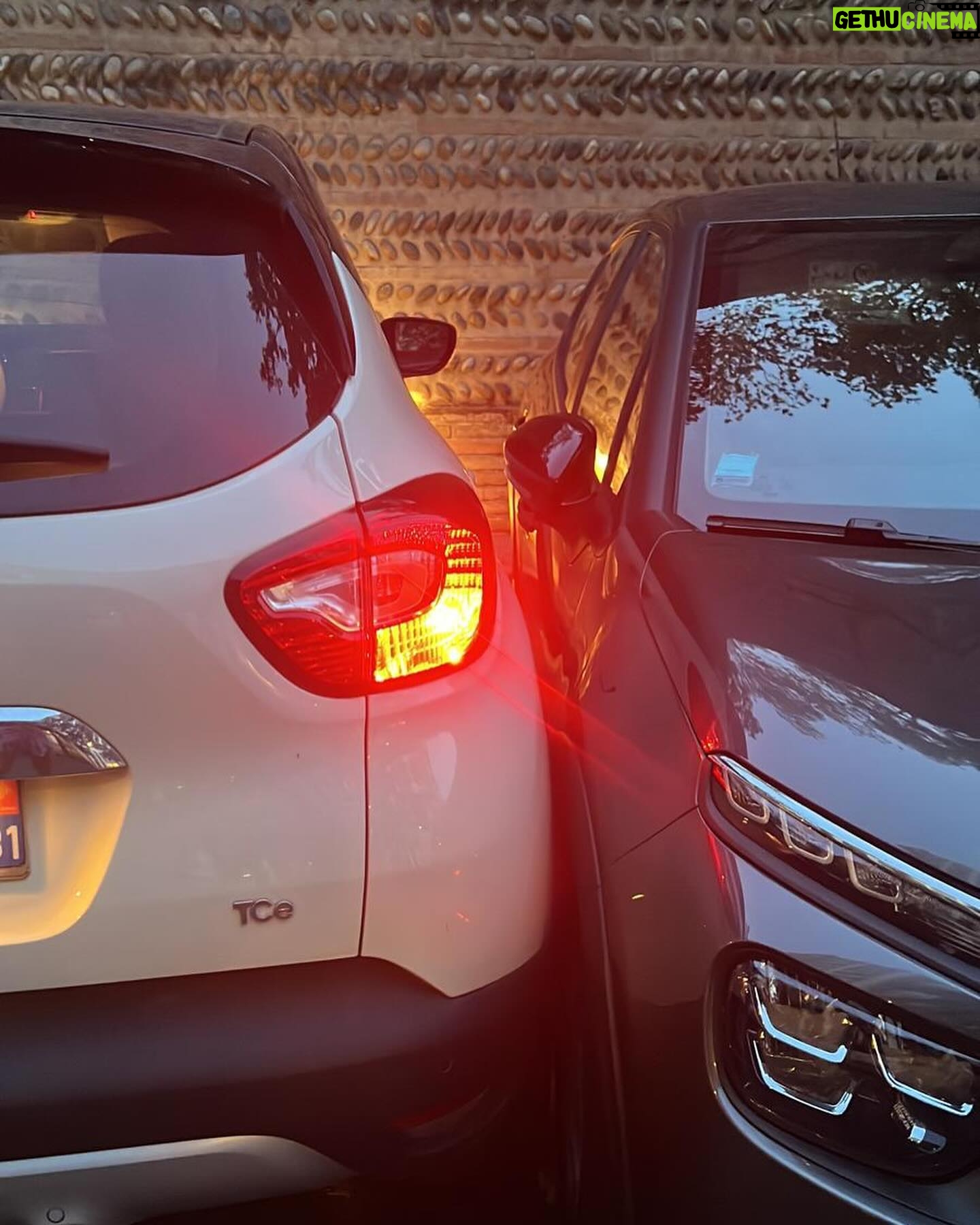 Jesta Hillmann Instagram - Aujourd’hui ça fait 2 ans jour pour jour que j’ai obtenu mon permis de conduire 🚗 Comme vous pouvez le constater en swipant j’ai encore des progrès à faire… 😅
