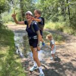 Jesta Hillmann Instagram – Vous imaginez que ces deux petits hommes sont sortis de mon corps à moi ? Je vous jure le corps humain me fascine 😍