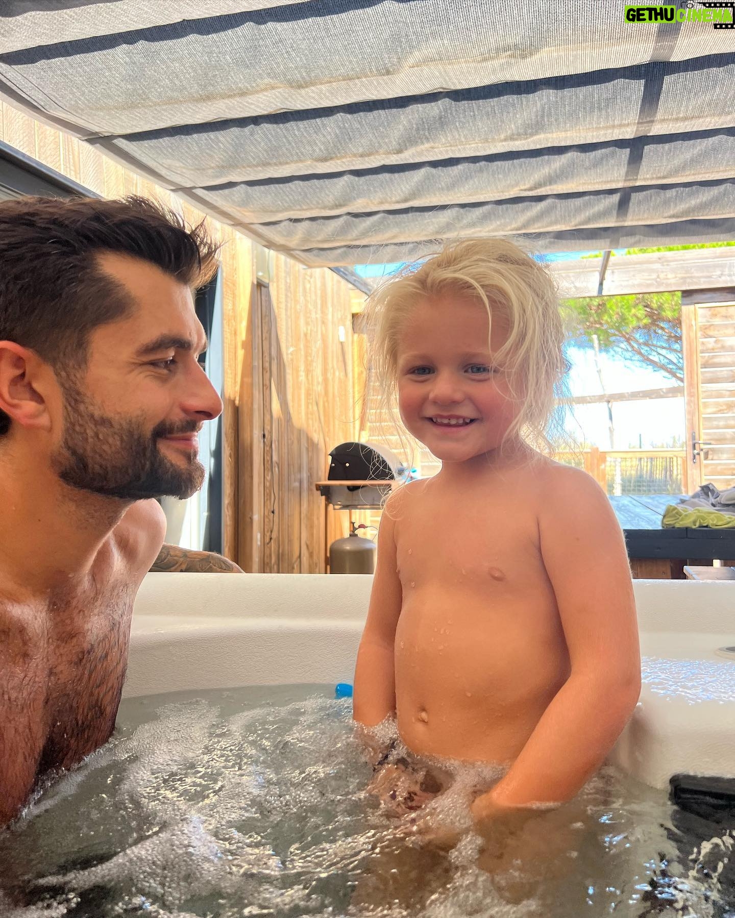 Jesta Hillmann Instagram - On savoure particulièrement ces vacances en famille ☀️