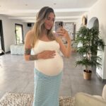 Jesta Hillmann Instagram – Quand tu te test des petits looks sympa pour la fin de grossesse même si c’est pas toujours évident de se sentir à l’aise, confort et jolie avec un être humain dans le ventre aha !

Vous préférez lesquels ? 👗👖👚👡