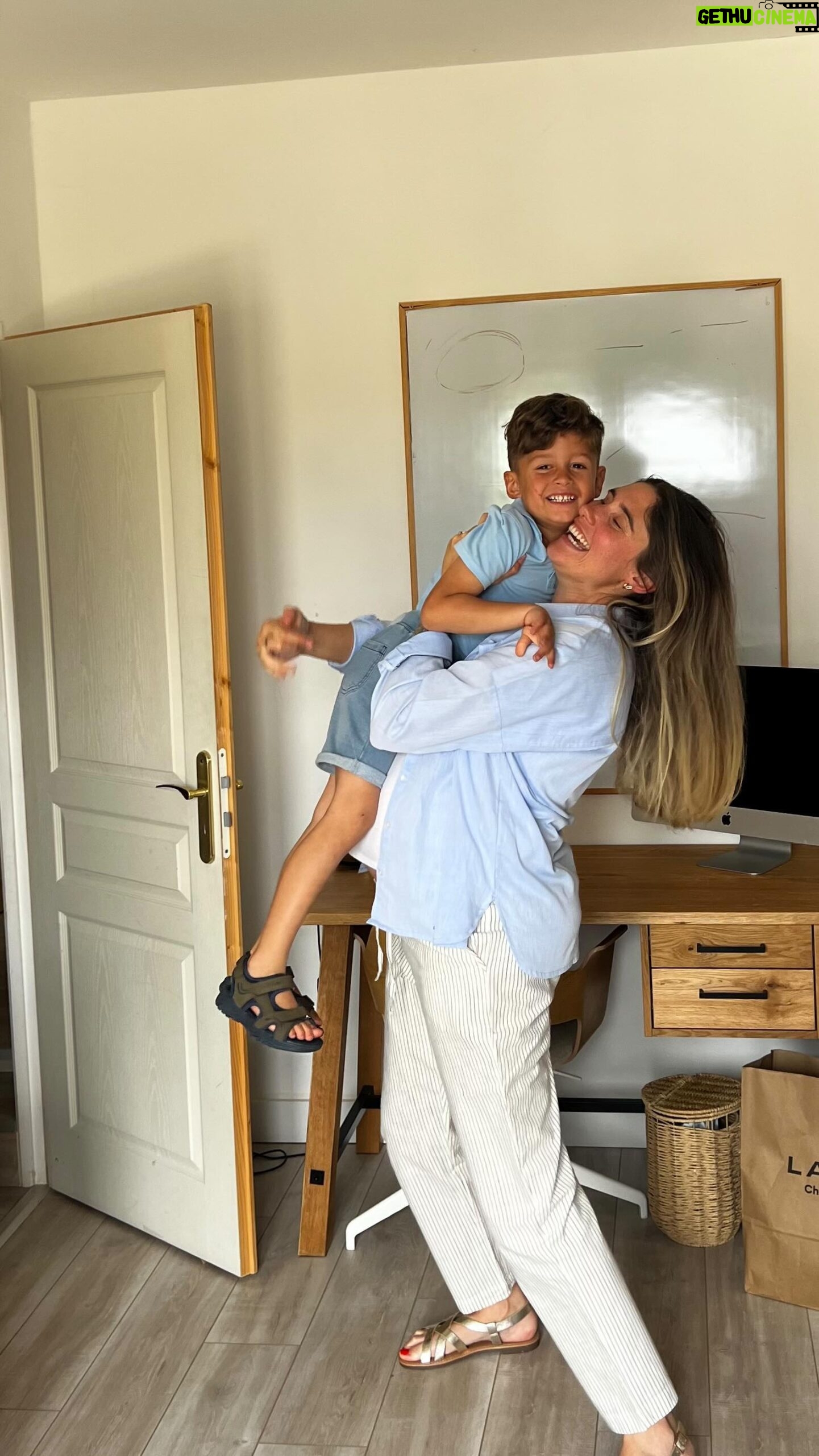 Jesta Hillmann Instagram - 3 looks Juliann VS Maman đ Suite Ă ma sĂ©lection shopping chez La Halle, je vous montre nos tenues complĂštes matchy/marchy avec Juliann đ De la tĂȘte jusquâau pieds đ vous prĂ©fĂ©rez quelles tenues ? @lahalleofficiel x collaboration commerciale