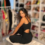 Jhendelyn Nuñez Instagram – No diré nada, pero habrá señales 🎤🤩 

Suaveee como me mata tu mirada 🎶 
Por debajo de la mesa acaricio 🎶
Hasta que me olvides, voy amarte 🎶

 Que emoción 🎉