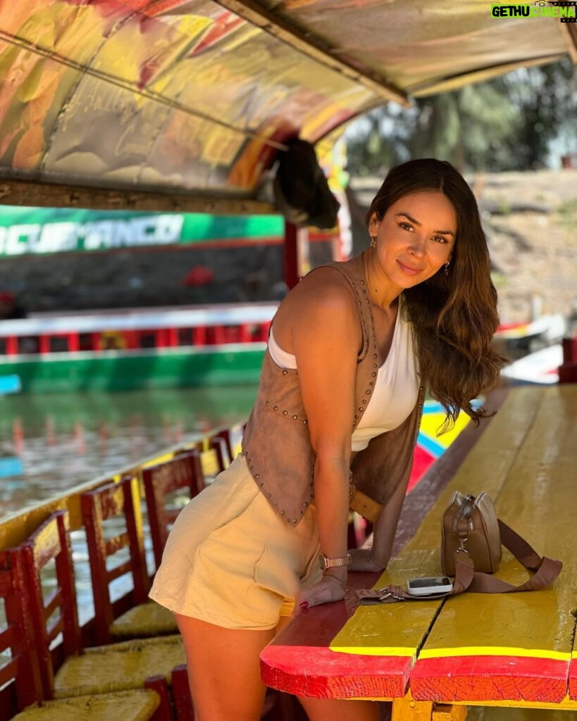 Jhendelyn Nuñez Instagram - Bien bonito todo 🤩 Primera vez en Cuidad de México 🫶 Pd: nos recomendaron ir al museo de #frida pero fue imposible ya que no hay entradas hasta un mes más 😕 #xochimilco #coyoacán #cdmx #méxico