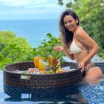 Jhendelyn Nuñez Instagram - Costa Rica #puravida 🇨🇷🤩 Mención especial a su gente: llegué y bastaron 2 horas para decir: “Que onda lo amables que son”, escuchas todo el tiempo “Con mucho gusto“, “pura vida” y así (Ojo, sin pedir nada a cambio). Realmente muy buena onda!.🙌🏻 Por último y no menos importante la estadía en @hotelmakanda , maravilloso !!! 😍 no me quería mover. Sus instalaciones, decoración, arquitectura, flora y fauna deslumbran 🐒🦋🤩 #costarica🇨🇷 #manuelantonio