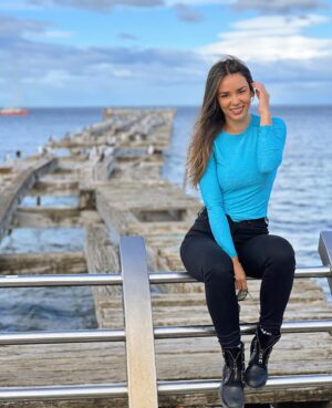 Jhendelyn Nuñez Instagram - Hola PUQ 👋 😍 
Para l@s que son de la zona o han venido, déjenme sus datitos para ir a visitar 🫶 no tengo mucho tiempo pero ganas de conocer si jijiji

#puntaarennas #puenteloreto #sarabraun