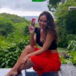 Jhendelyn Nuñez Instagram - ¿Sabes que con Colgate, además de una sonrisa más blanca, vas a disfrutar de un viaje a Río de Janeiro? 🇧🇷 😱🎉 Yo ya empecé a participar, obvio 😃. Sigue estos pasos: A) Compra tu Colgate, línea Carbón Activado B) Regístrate en www.sonreirespoder.cl con tus datos C) Ingresa el código de barra de tu producto ¡Y listo! 😃🇧🇷🎉 Etiqueta con quien te gustaria ir, los leo. 😃 @colgate_chile #SonreírEsPoder #CarbónActivado #Ad