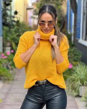 Jhendelyn Nuñez Instagram - Se acerca el día de la madre y acá les dejo unas opciones de 🎁 para este atoño 🍁
Además tienen un 15% de descuento con mi código JHEN 

Abrigo ID: 11502975
Chaleco ID: 11171901

@sheinofficial @shein_chile 
#shein #sheinforall #diadelamadre