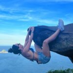 Jhendelyn Nuñez Instagram – Un trekking hermoso (selvático) para llegar a la #pedradotelegrafo 
Lo recomiendo 100% para los que les gusta el cerrito 💪😍 La espera para la famosa foto te corta un poco, pero ya estábamos ahí jijij
Ah y para los que no conocen, abajo hay una piedra y pasto 😅 se ve peligroso, pero no 😃

#brasil #riodejaneiro #trekking