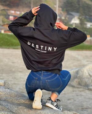 Jhendelyn Nuñez Instagram - Maitencillo 🌅
Para estos atardeceres de invierno  cómoda y abrigada 🤩

Polerón ID: 7172827
15% de descuento con mi código:JHEN

@sheinofficial @shein_chile  #shein #sheinforall #invierno
