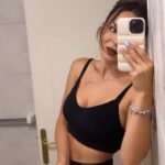Jhendelyn Nuñez Instagram - :)