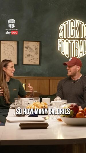 Jill Scott Instagram - “One of the nicest parts about being retired is that I don’t have to eat at the same level!” 💪

“I was eating 7500 calories a day...” 🤯

@jjwatt can’t get the same amount of protein in his diet when he visits the UK compared to the USA! 😅