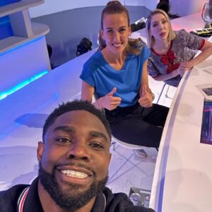 Jill Scott Instagram - Hope you all enjoyed “A League of Their Own”
Thought I’d share some BTS 
I literally had the best time!