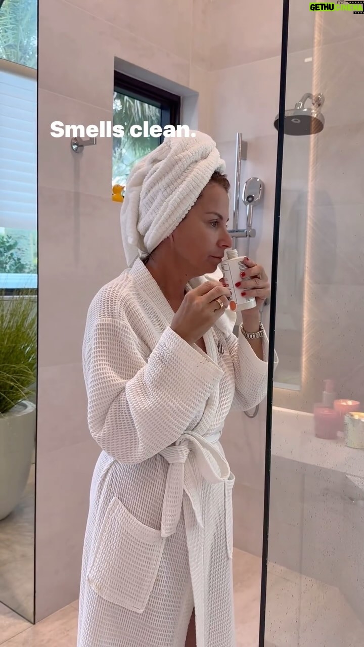 Jill Zarin Instagram - Trying @dphue to see what the hype is about π§π»ββοΈπΏπ§΄ What do you think?? #haircare #haircareproducts #haircareroutine #haircaretipsandproducts #beautyroutine #beautyreviews #haircareessentials #relatable #hairvideos #hairtutorial #shampoo #getreadywithme #getready