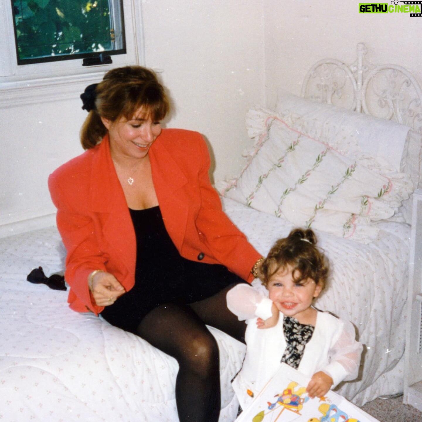 Jill Zarin Instagram - Happy mother’s day to my best friend, biz partner, travel buddy, and self proclaimed “everyone’s favorite Jewish mother”. I’m so lucky to be able to share you with the world! Love you momma ❤️