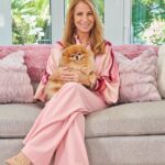 Jill Zarin Instagram - Happy Sunday everybody! Here are a few shots from my before and afters from my major house renovations! 😍🌴 I am so happy with how everything came out! Grateful for the incredible team who helped me build and design my dream home! Of course there are @jillzarinhome rugs, and @shopjillandally candles all around the house! 🏡 #reno #construction #beforeandafter #dreamhome #boca #fl #homesweethome