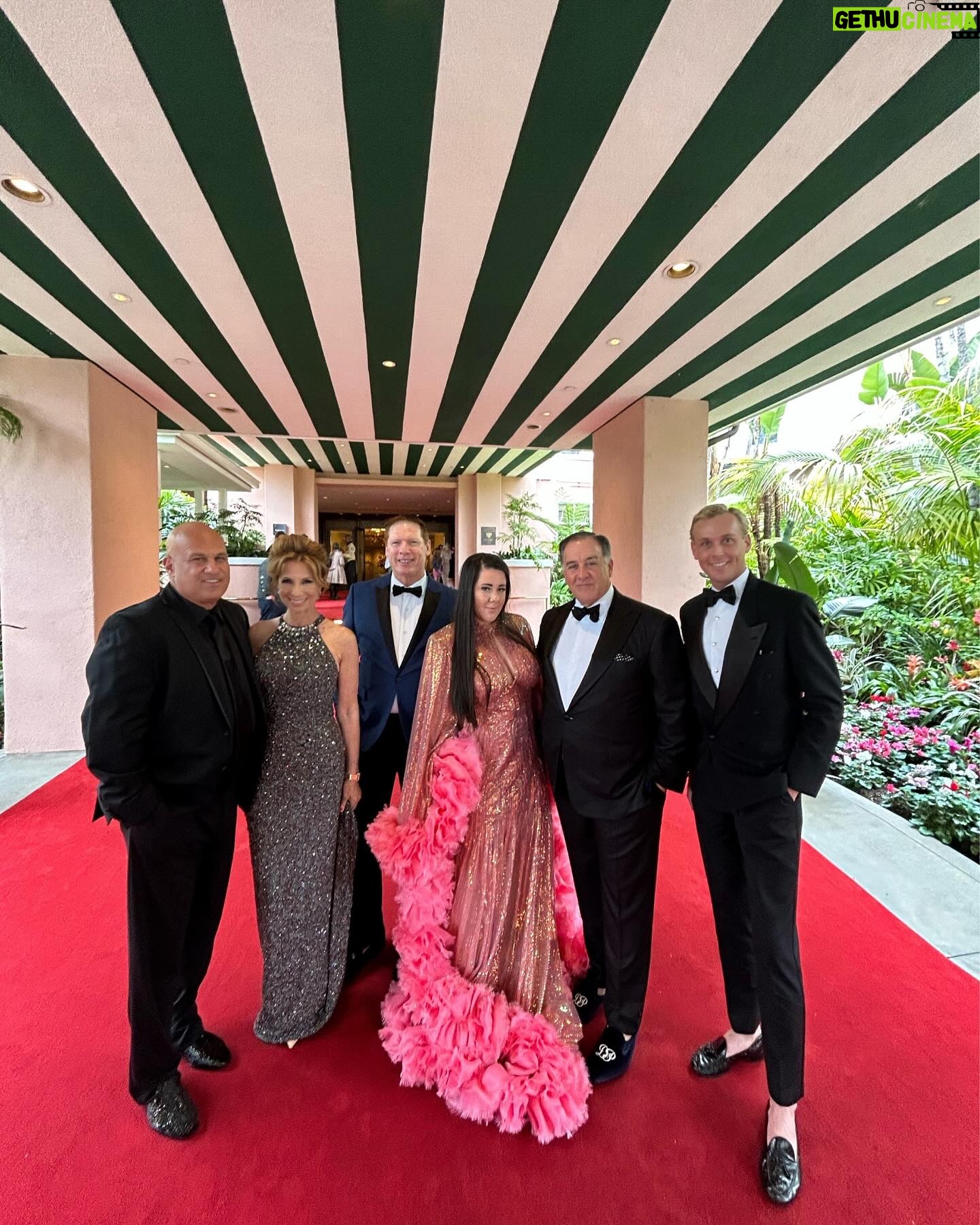 Jill Zarin Instagram - Memories…. #oscars2023 … #vanifyfairparty… #friendforever…