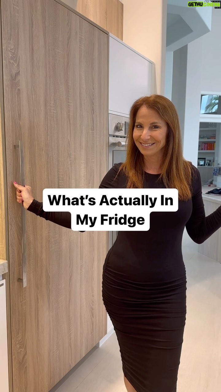 Jill Zarin - 5.4K Likes - Ready to see what’s REALLY in my fridge? 🧈🥗🥤
Should I do other home tours? 🤔👇🏼
We’ve put so much time into the new home and you’ve been along for the ride!
So I want to know exactly what you want to see next 😊
#whatsinmyfridge #hometour #kitchentour #foodie #relatable