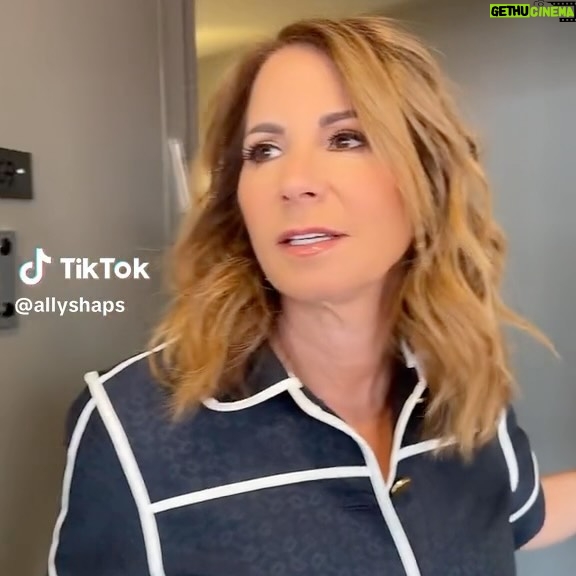 Jill Zarin Instagram - SURPRISE! π€ Mommys home.. Just kidding it was only for a week! Had the best time with @allyshapiro π follow me on TikTok for the latest updates! Donβt forget to subscribe to my channel ππΌ for the exclusive TEA on all of my upcoming ventures! Love you all and happy Friday! TIKTOK @jillzarinofficial Xx #nyc #boca #dynamicduo #jillandally #shopnow #linkinbio #fridayfun