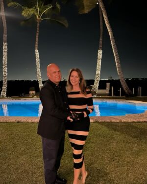 Jill Zarin Instagram - We went to a beautiful dinner and dance party last night in Miami 🌴 A little cool out, but so much fun!