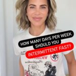 Jillian Michaels Instagram - How many days per week should you intermittent fast? Here’s your answer 😉 Let me know more questions you have for me in the comments beauties! #intermittentfasting