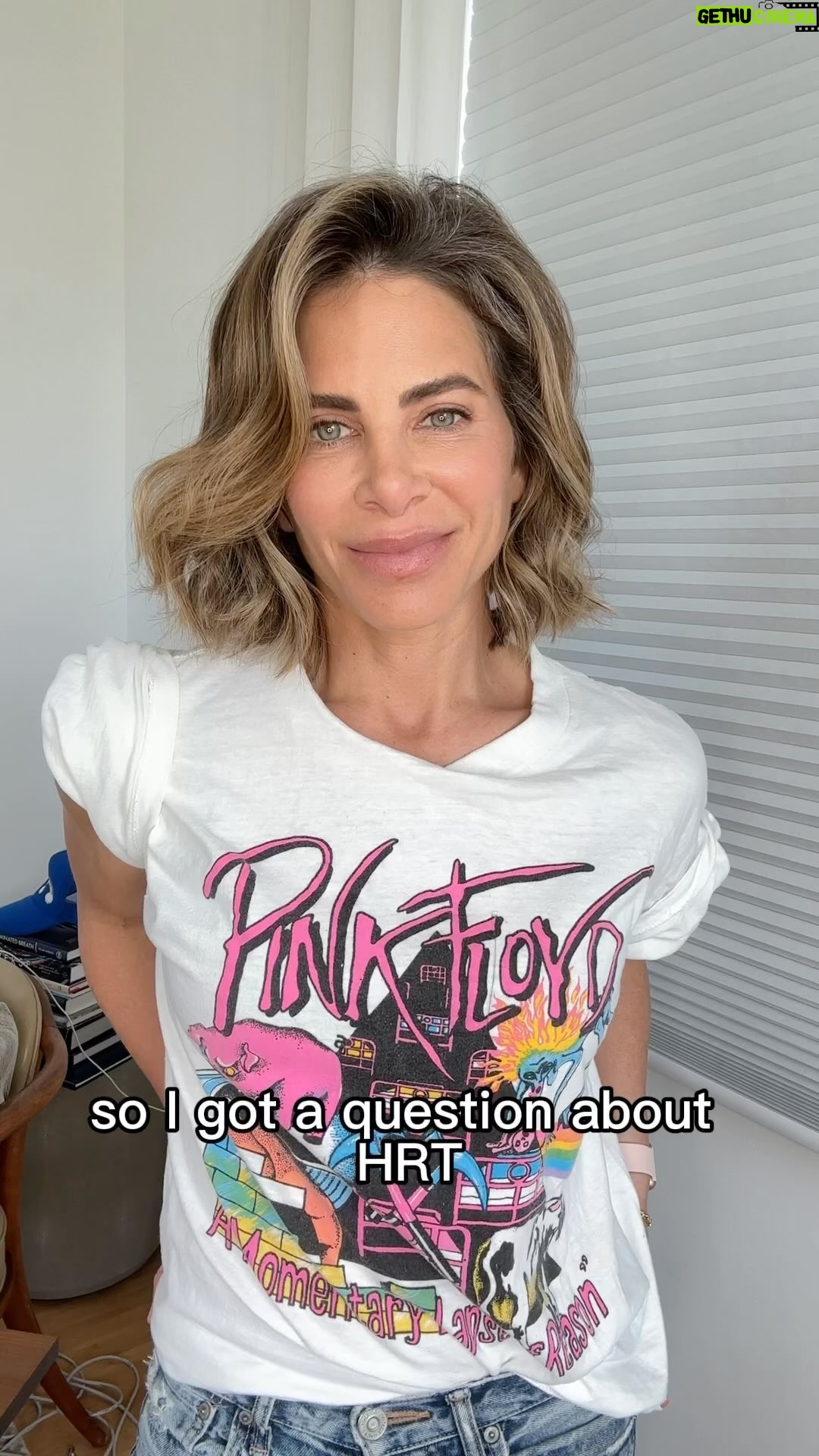 Jillian Michaels Instagram - Ok! I got a question about HRT - “what can I do if I can’t do HRT?” I’m assuming this is in regards to menopause/perimenopause symptoms… which may include weight gain/weight loss. Here are my suggestions! As always, let me know any more questions you have for me in the comments beauties 😘 #hrt #hormonereplacementtherapy