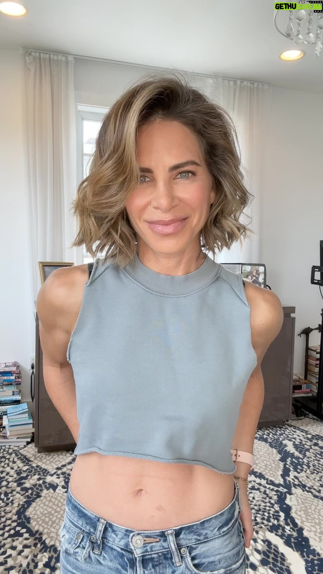 Jillian Michaels Instagram - I got asked if I do sprints - the answer is YES! Should you do sprints? Also yes! There are a whole host of reasons why, which is what we are going over in this video. We’re also going over sprinting alternatives that will still get you all the benefits. If you have any more questions for me, leave them in the comments beauties! 🙂 #vo2max #sprinttraining