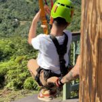 Jillian Michaels Instagram – Gangsters in training @lukensiamichaelsrhoades @phoenixmichaelsrhoades 
#Oahu #momlife