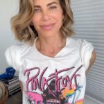 Jillian Michaels Instagram – Coffee – it’s a popular topic in the wellness industry lately. So should you be waiting 90 minutes before drinking it in the morning? And why? Going over what I personally do in this vid, along with some bonus tips that will help keep your Circadian Rhythm on track. ❤️