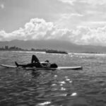 Jillian Michaels Instagram – Gangsters in training @lukensiamichaelsrhoades @phoenixmichaelsrhoades 
#Oahu #momlife