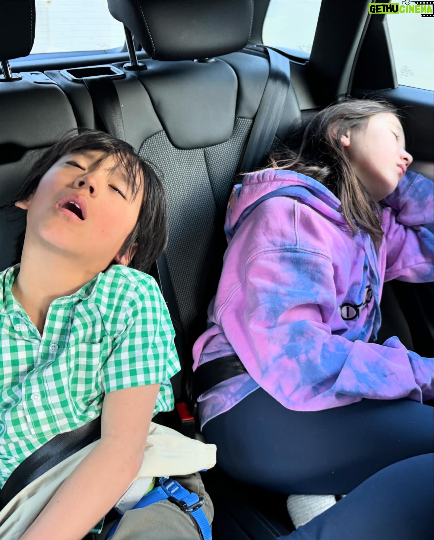 Jimmy Chin Instagram - Spring break full send Lots of shredding, climbing, friends, family and extreme amounts of fondue. I think we finally tired out the kids 😂 @chaivasarhelyi #chamonix #arlberg 1st 📸 by @kitdski
