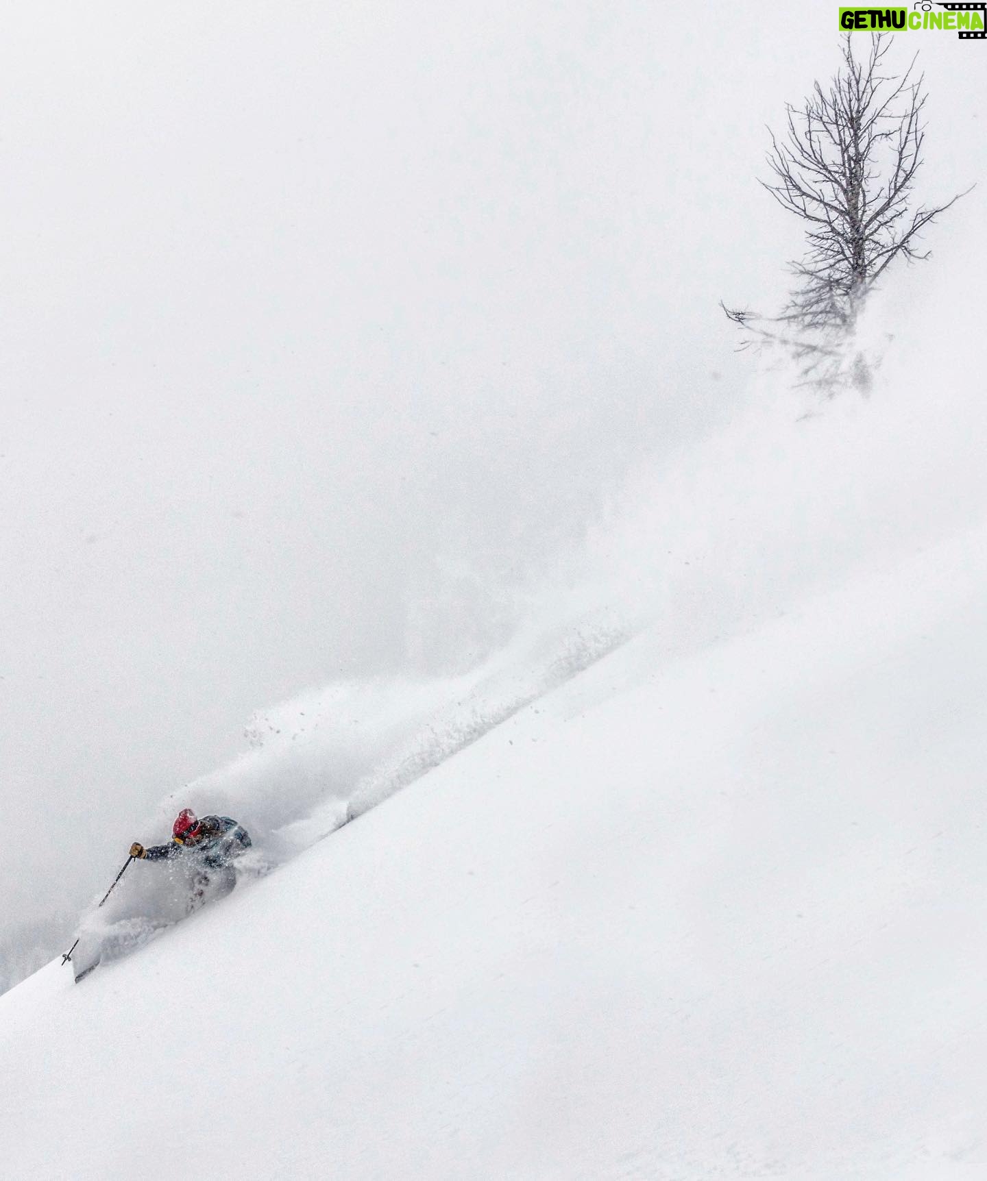 Jimmy Chin Instagram - Never miss your therapy appointments with @dr.huckinstuff