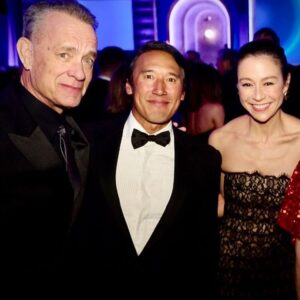 Jimmy Chin Instagram - LA photo dump

Golden Globes / Governors Awards / Filming on location

Always a bit surreal to go from gore tex to a tuxedo but I appreciate the contrasts between the different worlds. This last week has been a celebration of filmmakers and the actors that bring these films to life. Nice to catch up w some old friends and meet some new ones. Now back to work.

@chaivasarhelyi @nyadmovie @littlemonsterfilmsofficial @brielarson @jaredleto @tomhanks @natalieportman @melton @jodiefosterworld @bonniestoll #annettebening @steptstudios