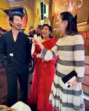 Jimmy Chin Instagram - Oscars weekend come and gone. Always a whirlwind of emotions and anticipation. No hardware for team NYAD but it was a true honor to be there and a great capstone to such a wild journey with our first narrative feature. Of course it also turned out to be a pretty epic date night w my beautiful and brilliant wife and co-director @chaivasarhelyi.
 
We are so proud of Jodie and Annette and their incredible performances. They were our guiding lights through this whole process and we learned so much from both of them. Being our first narrative, there were a lot of unknowns for us and we certainly felt quite a bit of pressure. We are deeply deeply grateful to everyone who supported us through the process. @claudiomirandadop and his team, our entire crew, Jamie Marshall, our first A.D. our producers Teddy Schwartzman and Andrew Lazar and so many more. Thank you to @netflix for believing in us. All in all, we’re quite happy with how everything turned out. Especially our date! 

Thanks for capturing a few of the moments @tommyagriodimas.tiff