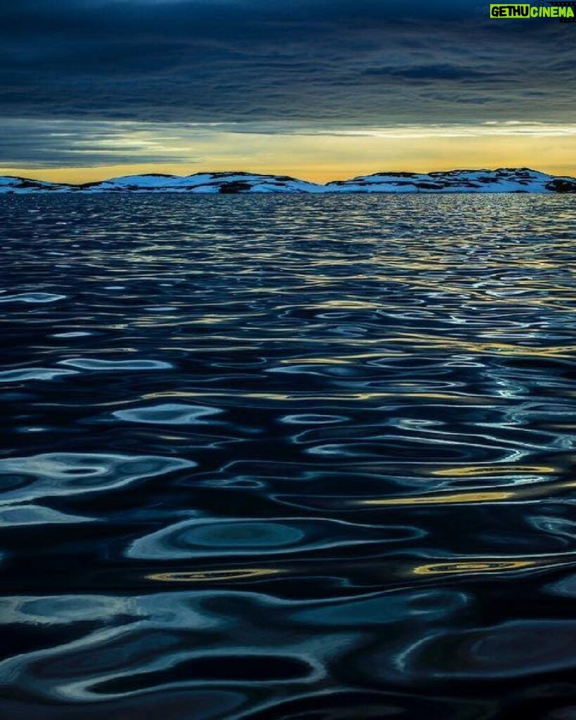 Jimmy Chin Instagram - Horizon lines. Labrador Sea, Greenland.