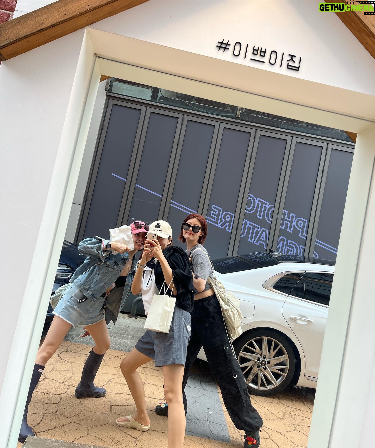 Jin Ji-hee Instagram - Lovely Girl💗 #진지윤 💛 #즉흥 #여행