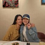 Jin Ji-hee Instagram - Photo by @yujin_so 언니랑 배터지게 먹고 입아프도록 수다떤 어느날💖