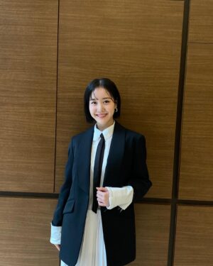 Jin Ji-hee Instagram - #완벽한결혼의정석 #제작발표회
#한유라
이번주 토요일 밤 9시 50분
#MBN x #NETFLIX
첫방송!! 많이 기대해주세요🤍