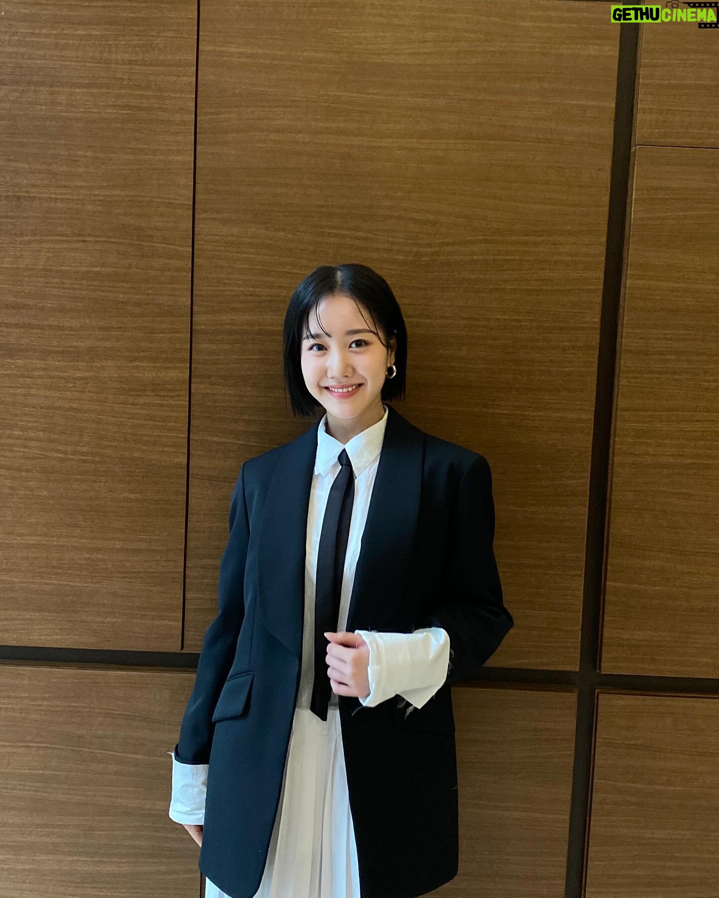 Jin Ji-hee - 3 Likes - #완벽한결혼의정석 #제작발표회
#한유라
이번주 토요일 밤 9시 50분
#MBN x #NETFLIX
첫방송!! 많이 기대해주세요🤍