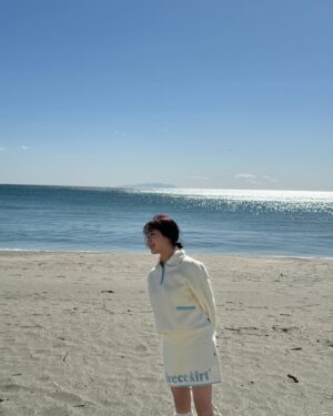 Jin Ji-hee Instagram - 🌊🩵