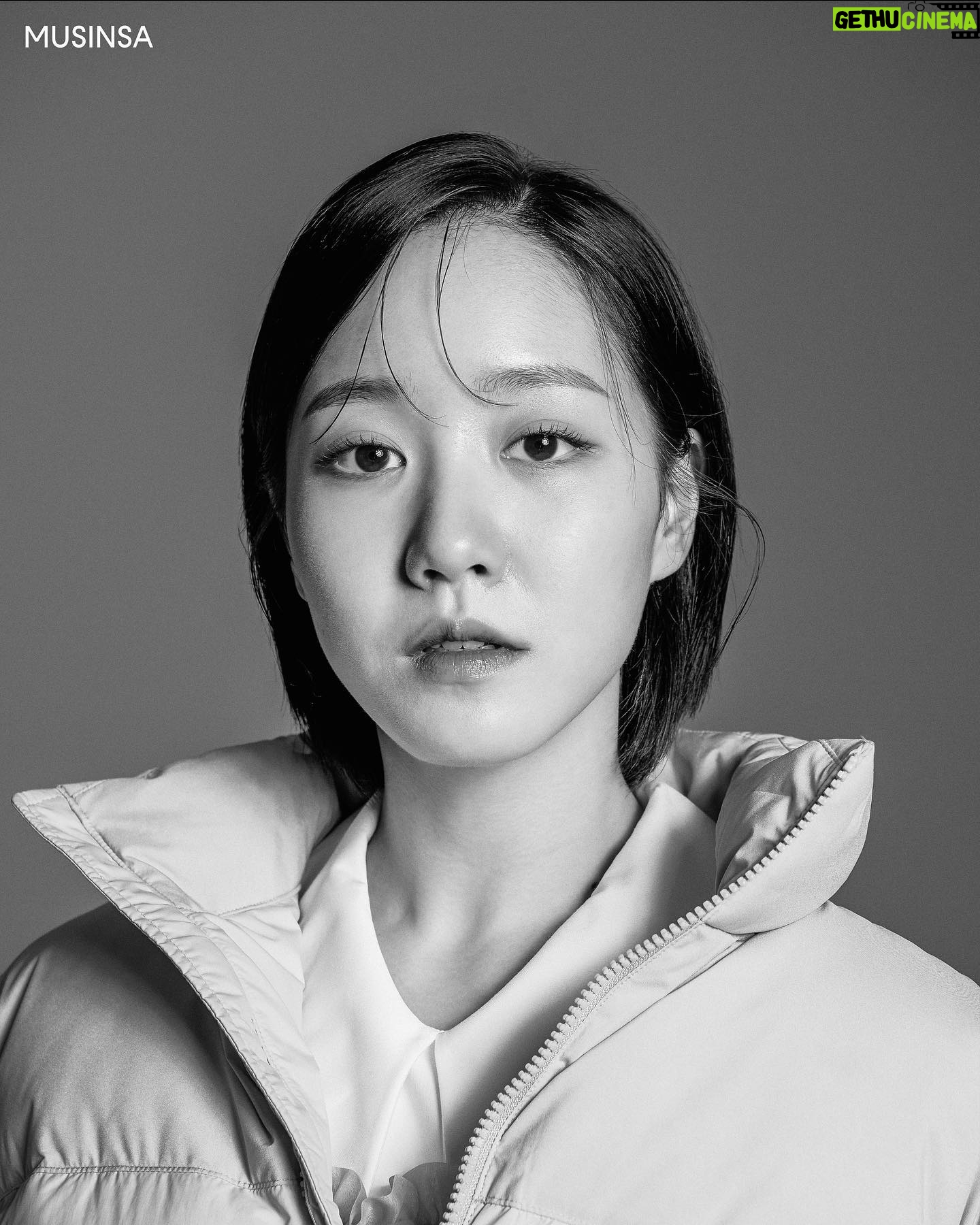 Jin Ji-hee - 3 Likes - #아우터의기준이되다
#무신사스탠다드스포츠
