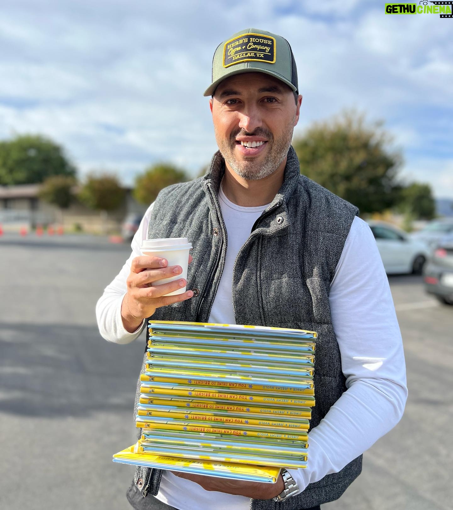 Jinger Vuolo Instagram - We’ve had a few opportunities to read our children’s book, “You Can Shine So Bright,” in schools recently. Love sharing the love of Jesus with little hearts 🥰