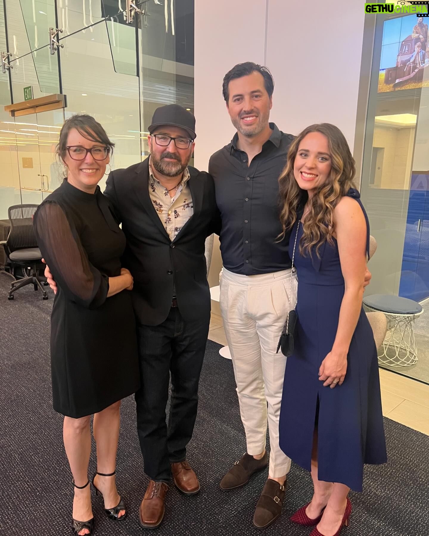 Jinger Vuolo Instagram - What an incredible evening @lionsgate for the screening of @unsungheromovie. My friend @imjoshwalsh produced it and did an excellent job! It’s so well done and such a captivating story. I loved the emphasis on prayer throughout the movie. Everyone needs to go see it! In theaters this week 🍿