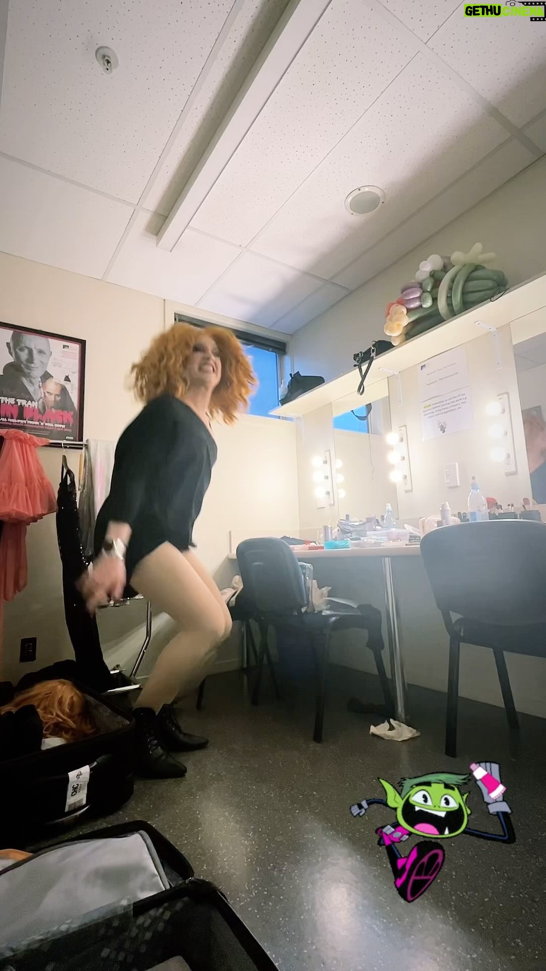 Jinkx Monsoon Instagram - How do *you get ready for your very important, very professional job? 😏