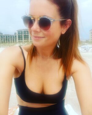 JoAnna Garcia Instagram - 💕 Girl’s Weekend 💕 1. Felt cute 2. Shadows w my favorite girls 3. Mermaids 4. Room Service…always and forever 5. Heaven 6. Asking for her ‘picture’ to be taken 7. Striking a pose for her picture 8. Synchronized Swimming 9. Milkshakes 10. Another picture request 🤣. We missed you @yourboyswish , but these girl’s weekends are just the best ❤️