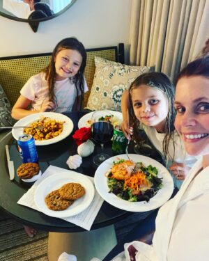 JoAnna Garcia Instagram - 💕 Girl’s Weekend 💕 1. Felt cute 2. Shadows w my favorite girls 3. Mermaids 4. Room Service…always and forever 5. Heaven 6. Asking for her ‘picture’ to be taken 7. Striking a pose for her picture 8. Synchronized Swimming 9. Milkshakes 10. Another picture request 🤣. We missed you @yourboyswish , but these girl’s weekends are just the best ❤️